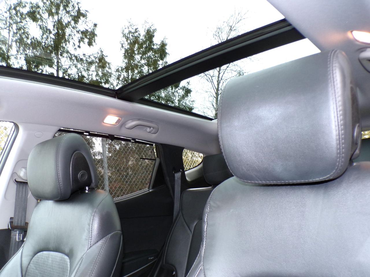 2016 Hyundai Santa Fe Sport 2.0T Limited AWD Photo