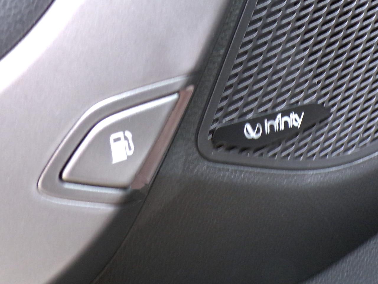 2016 Hyundai Santa Fe Sport 2.0T Limited AWD Photo