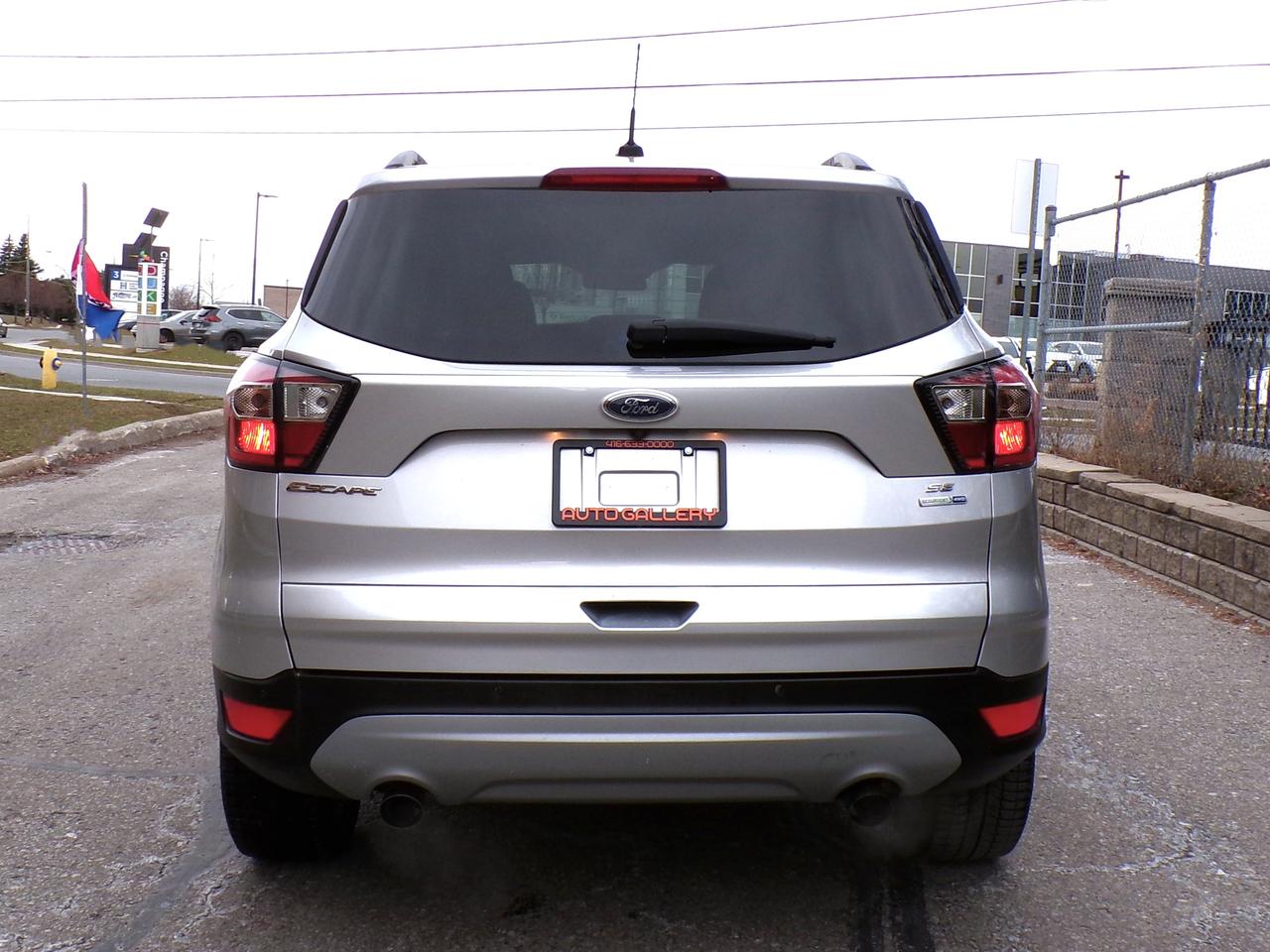 2017 Ford Escape SE 4WD | CARFAX CLEAN | 2-OWNERS Photo