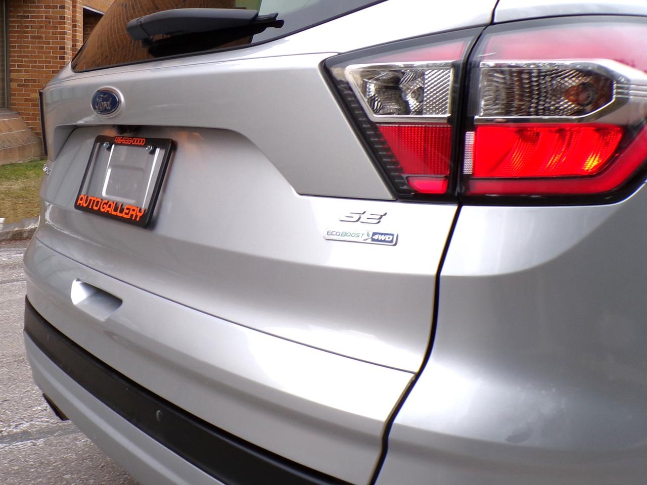 2017 Ford Escape SE 4WD | CARFAX CLEAN | 2-OWNERS Photo