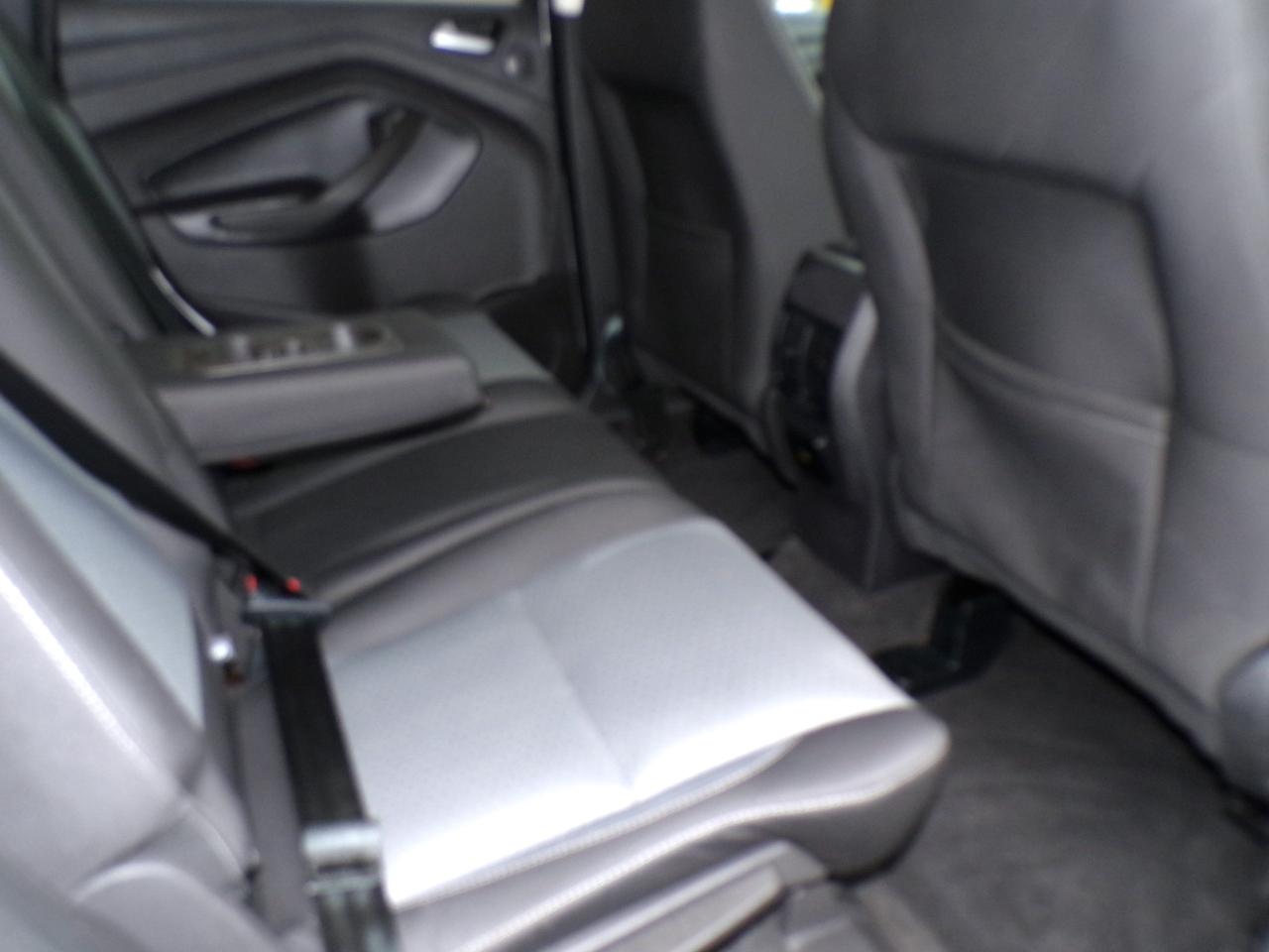 2017 Ford Escape SE 4WD | CARFAX CLEAN | 2-OWNERS Photo