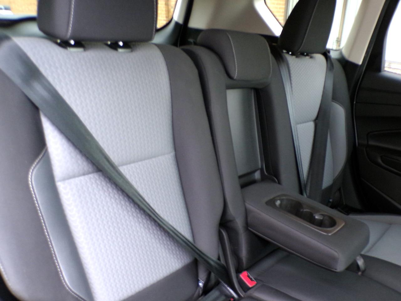 2017 Ford Escape SE 4WD | CARFAX CLEAN | 2-OWNERS Photo