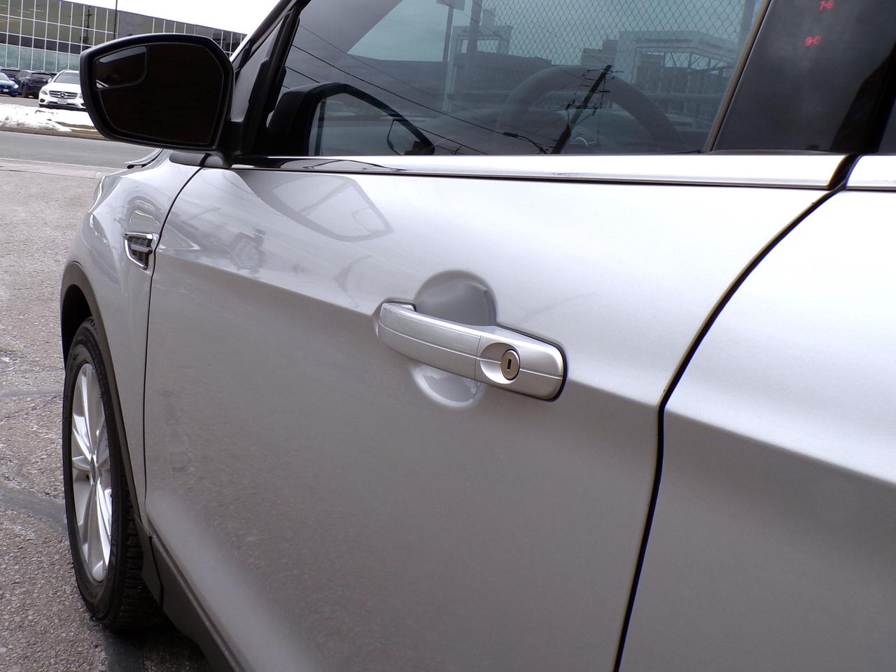 2017 Ford Escape SE 4WD | CARFAX CLEAN | 2-OWNERS Photo