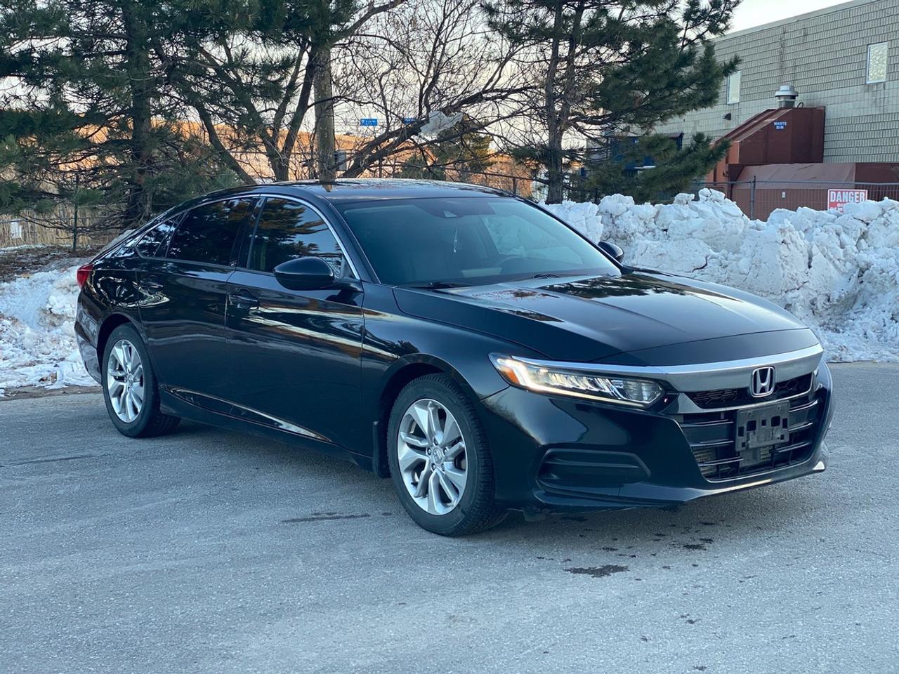2019 Honda Accord LX Photo2