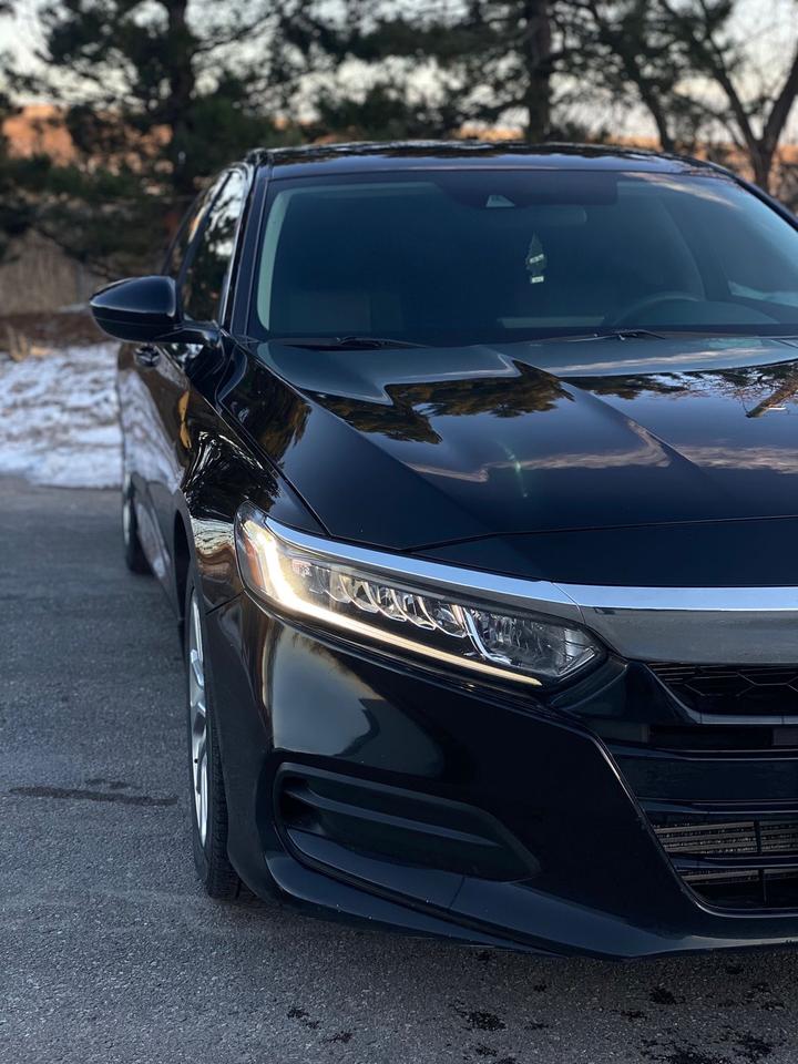2019 Honda Accord LX Photo3