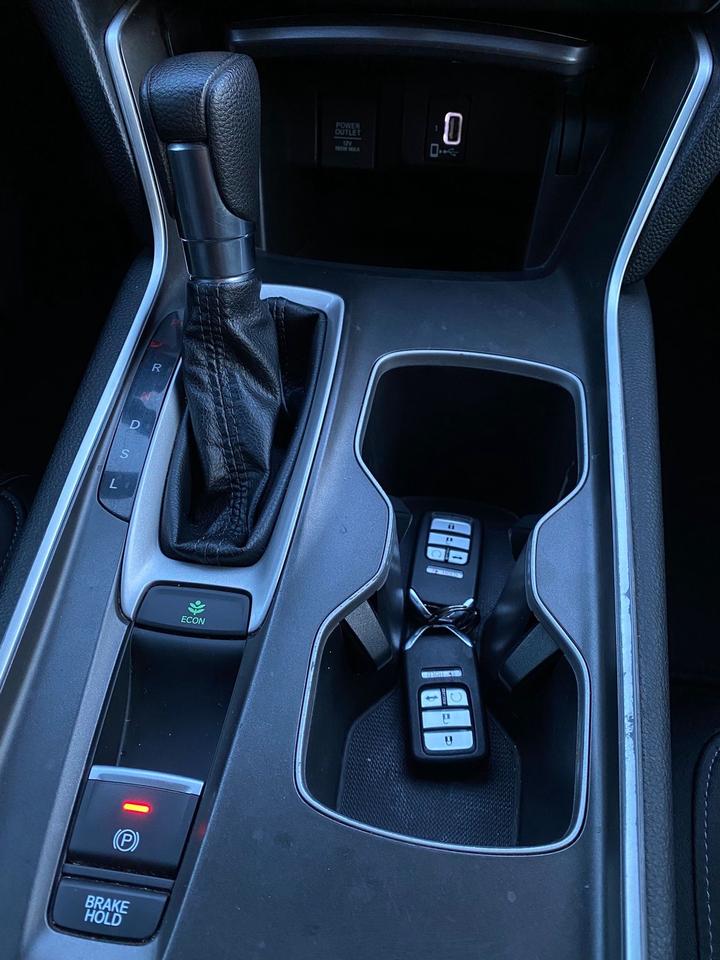 2019 Honda Accord LX Photo