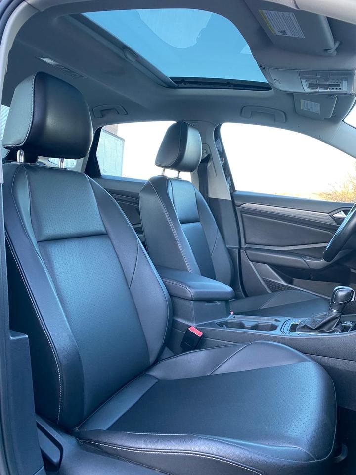 2019 Volkswagen Jetta Highline | LEATHER | SUNROOF | NO ACCIDENT Photo