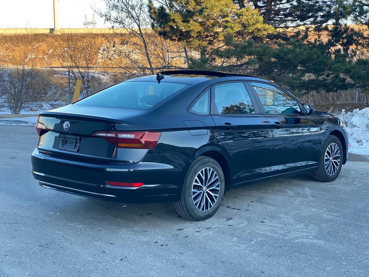 2019 Volkswagen Jetta Highline | LEATHER | SUNROOF | NO ACCIDENT Photo