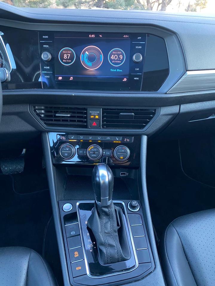 2019 Volkswagen Jetta Highline | LEATHER | SUNROOF | NO ACCIDENT Photo