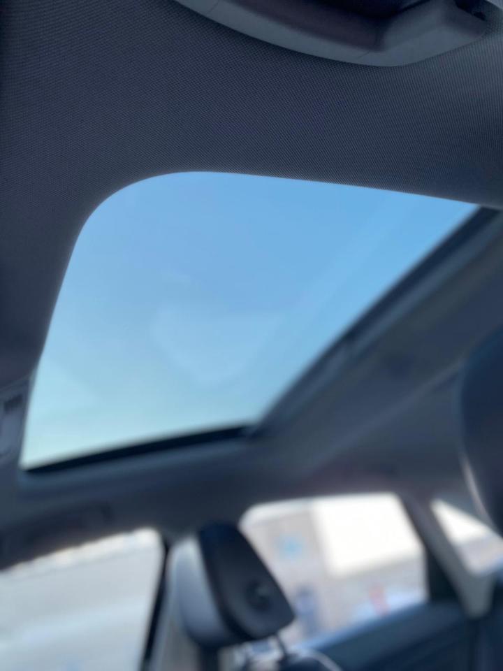 2019 Volkswagen Jetta Highline | LEATHER | SUNROOF | NO ACCIDENT Photo