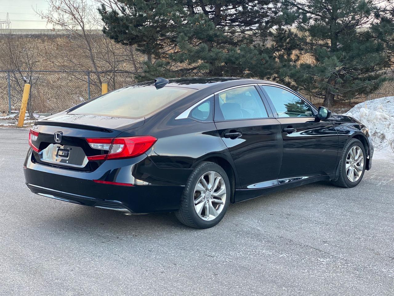 2018 Honda Accord LX Photo