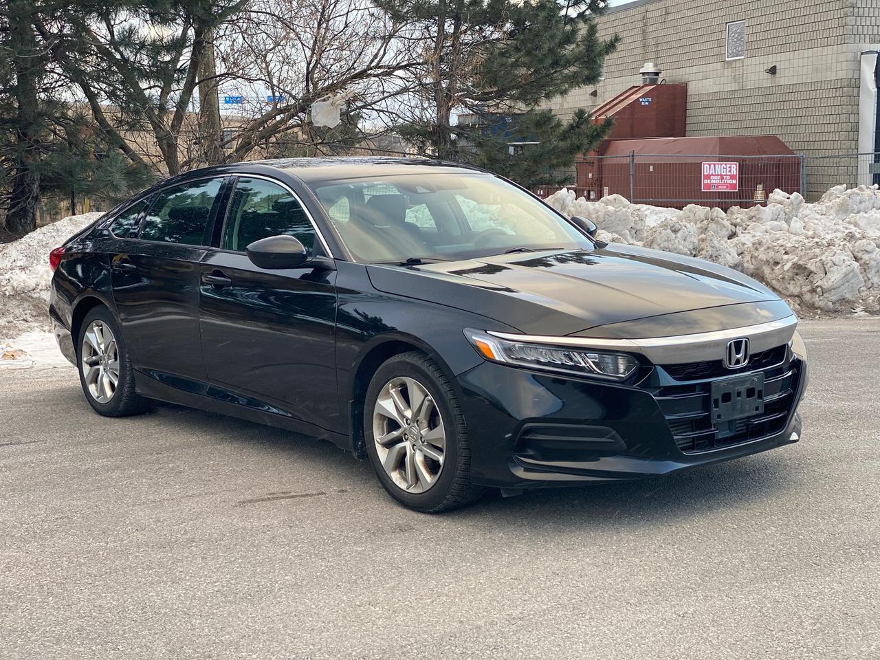 2018 Honda Accord LX Photo2