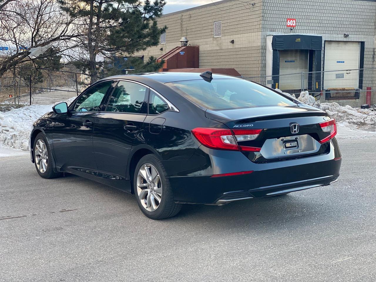 2018 Honda Accord LX Photo