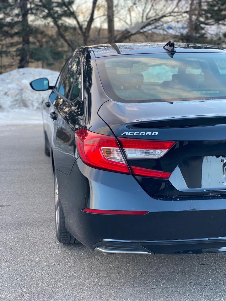 2018 Honda Accord LX Photo