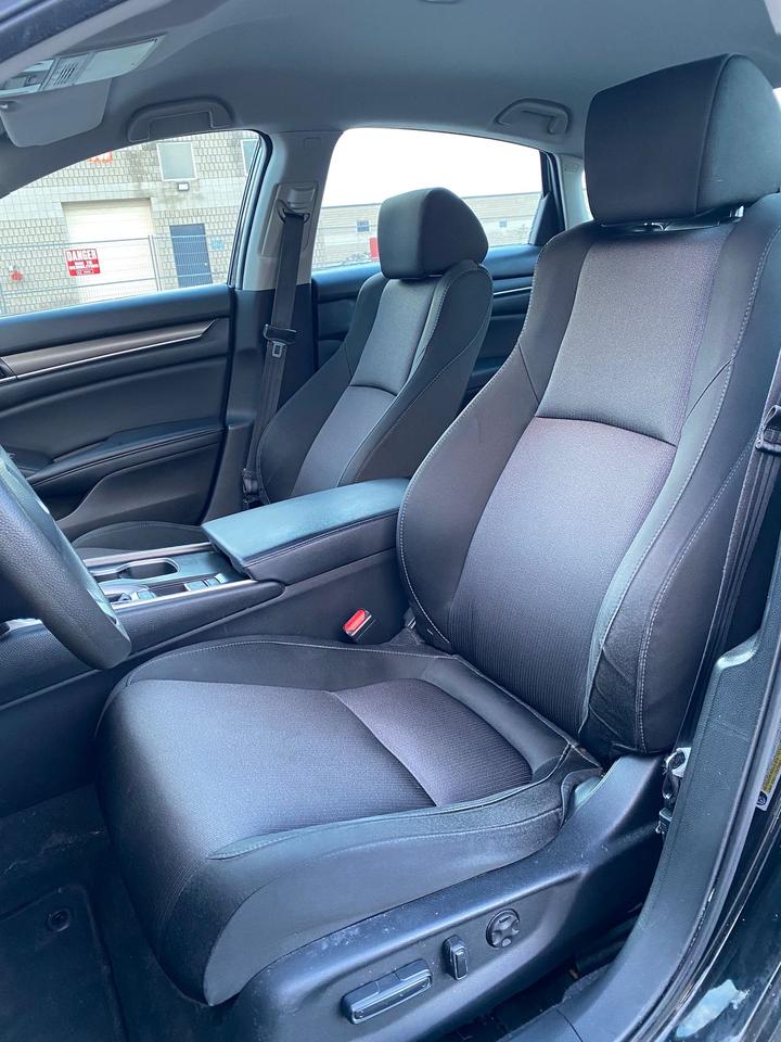 2018 Honda Accord LX Photo