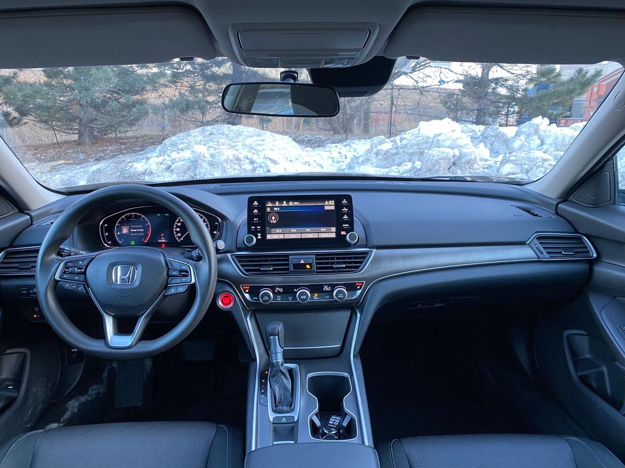 2018 Honda Accord LX Photo