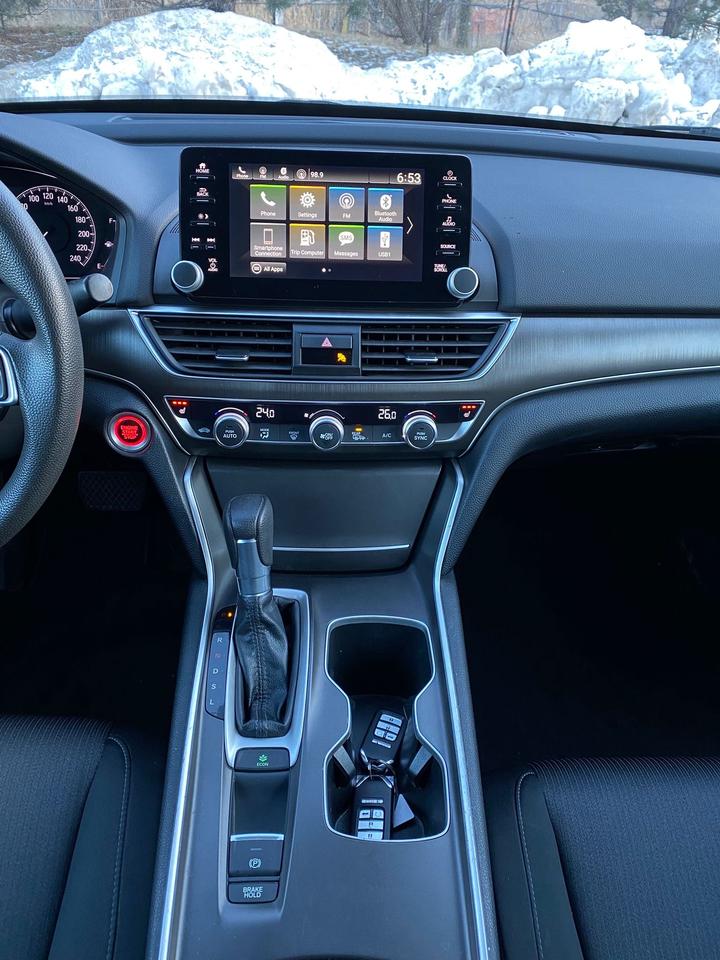 2018 Honda Accord LX Photo