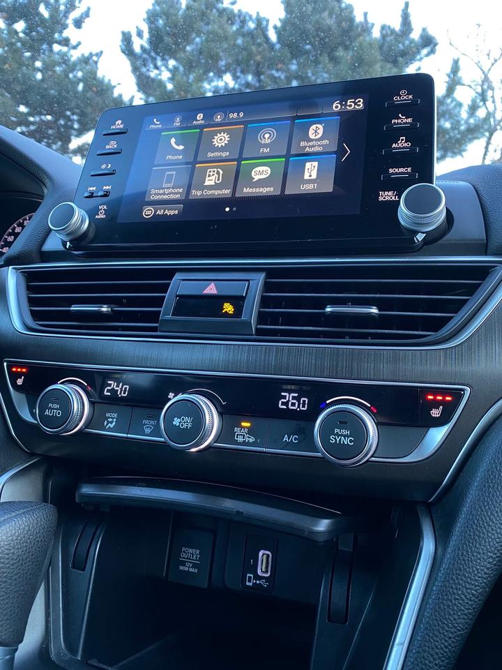 2018 Honda Accord LX Photo