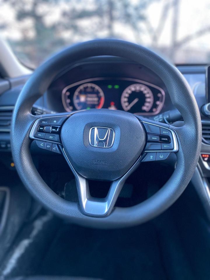 2018 Honda Accord LX Photo