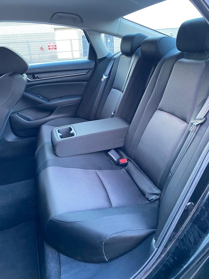 2018 Honda Accord LX Photo