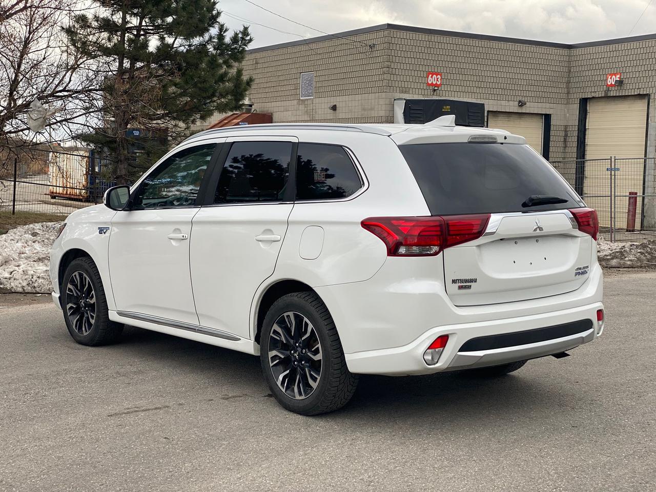 2018 Mitsubishi Outlander PHEV HYBRID GT AWD NO ACCIDENT Photo4