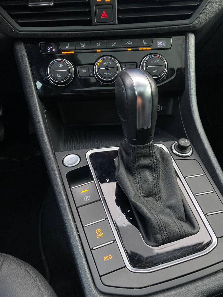 2020 Volkswagen Jetta HIGHLINE | LEATHER | SUNROOF Photo