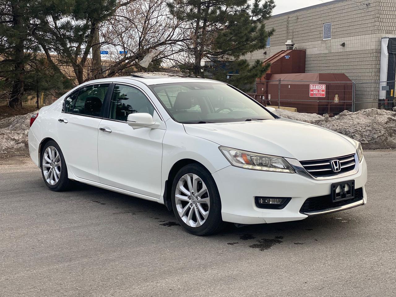2015 Honda Accord Touring | LEATHER | SUNROOF Photo2