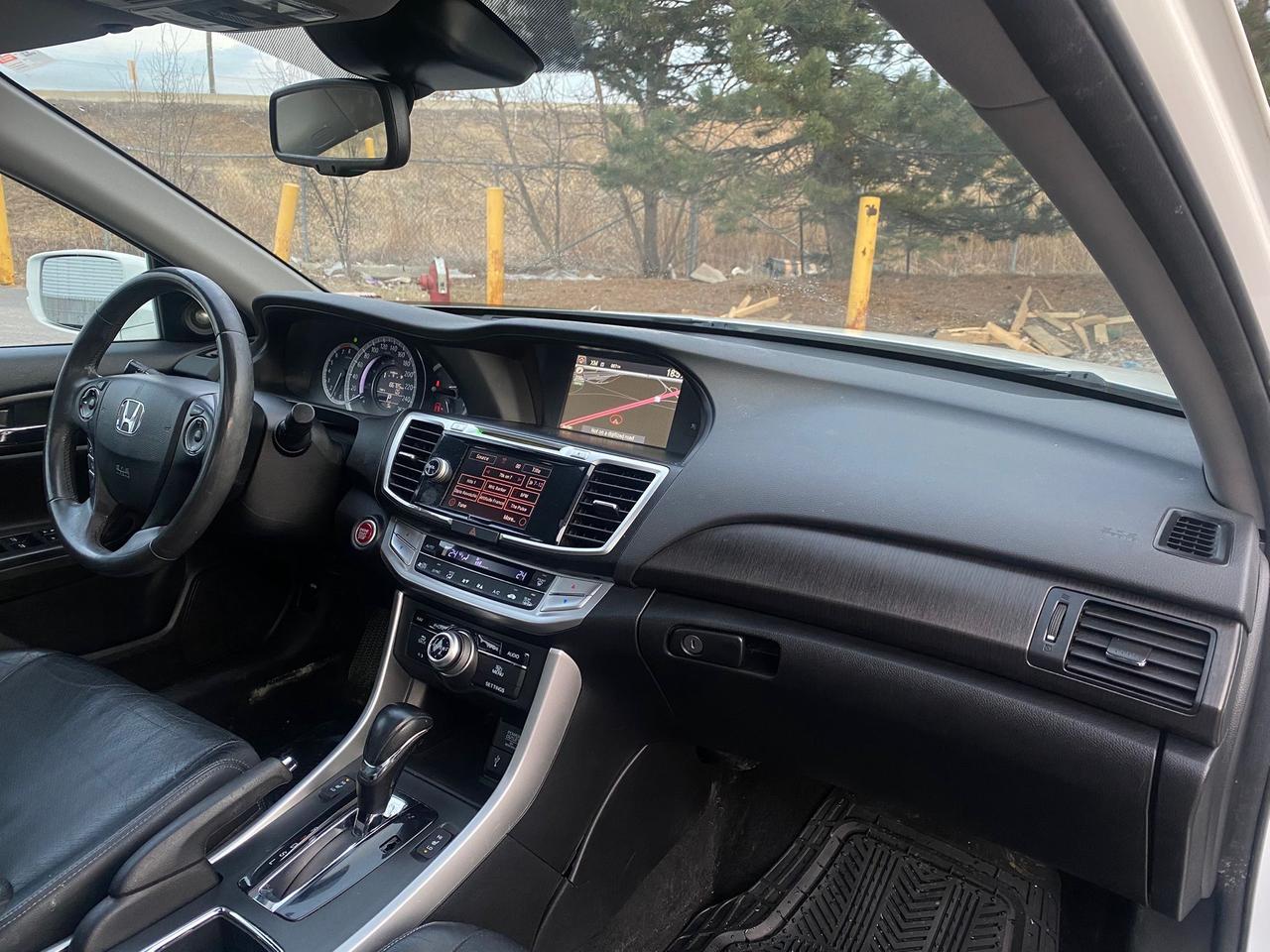 2015 Honda Accord Touring | LEATHER | SUNROOF Photo