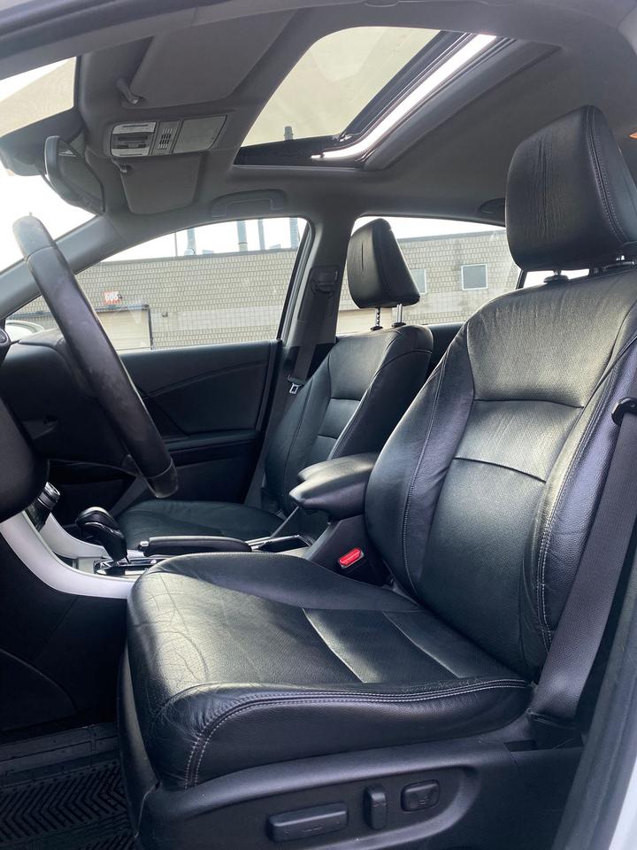 2015 Honda Accord Touring | LEATHER | SUNROOF Photo