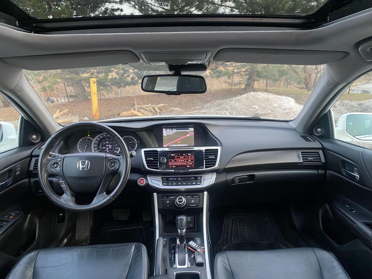 2015 Honda Accord Touring | LEATHER | SUNROOF Photo