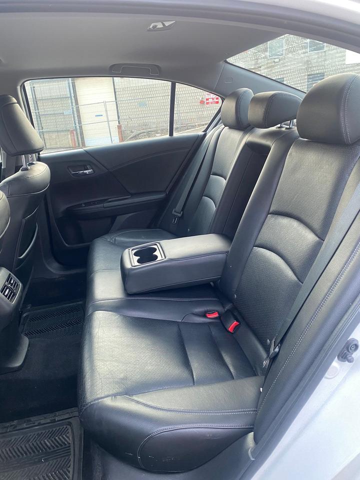 2015 Honda Accord Touring | LEATHER | SUNROOF Photo