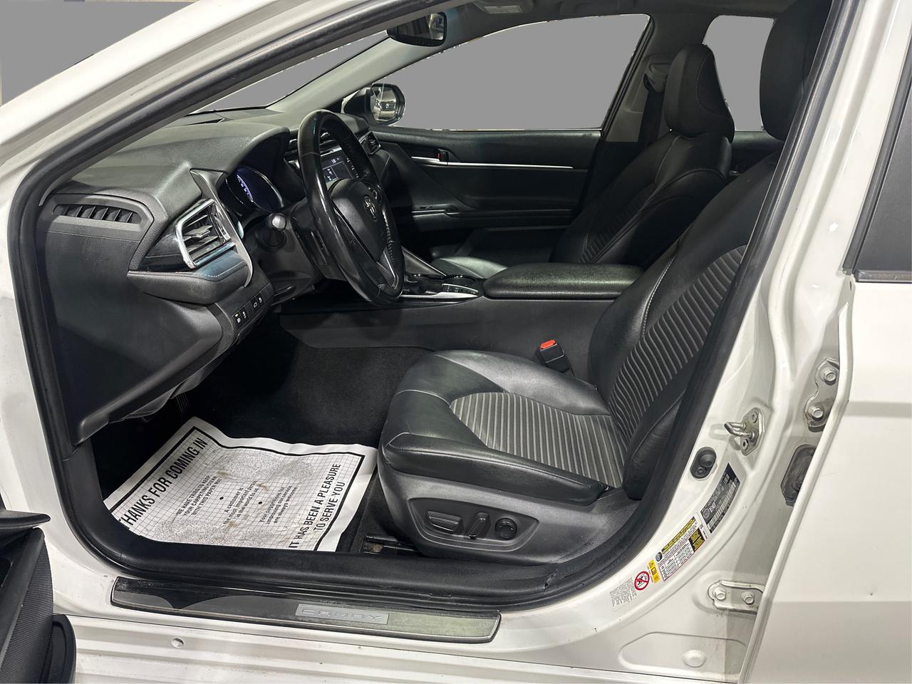2018 Toyota Camry Hybrid SE Photo