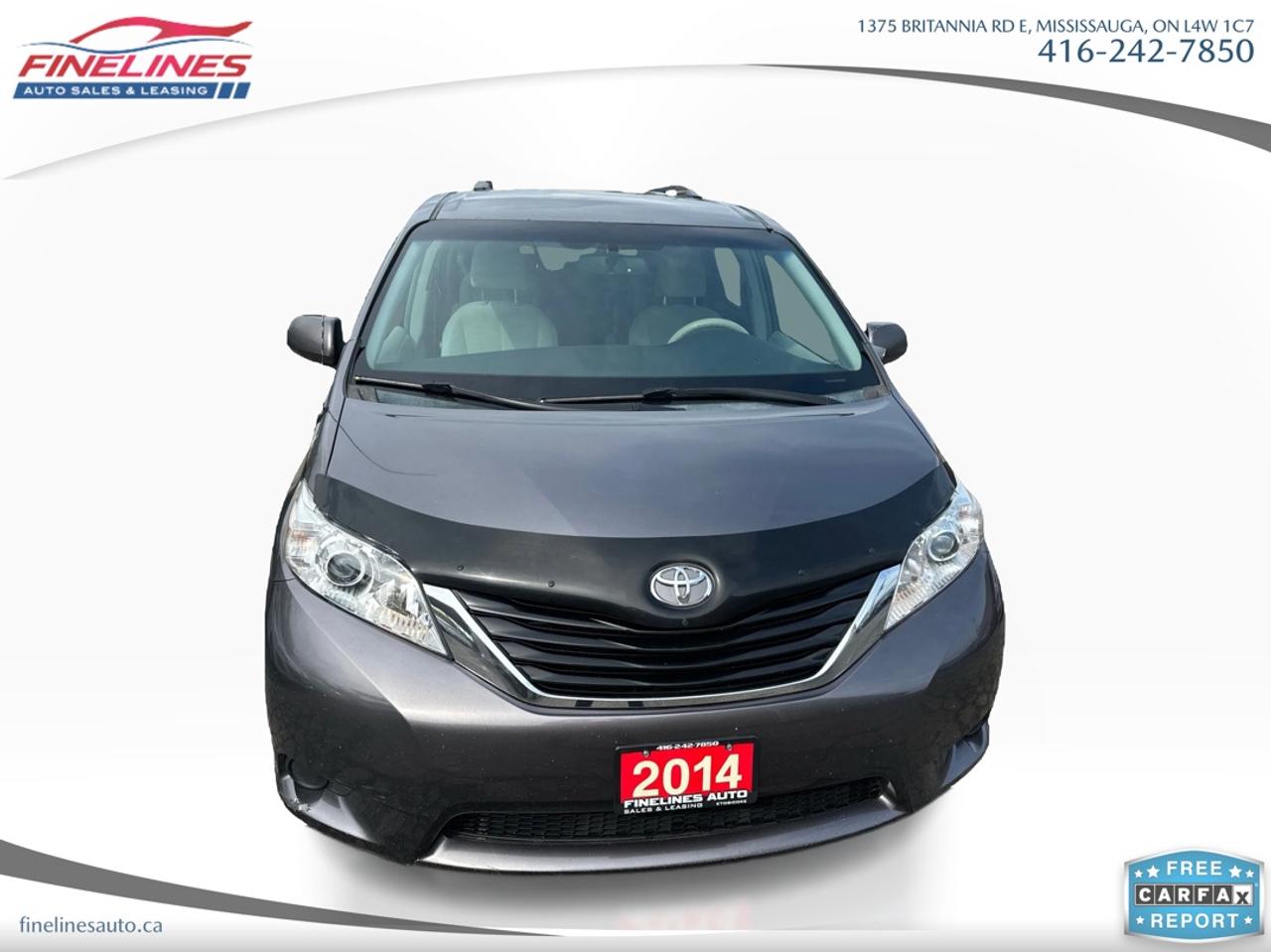 2014 Toyota Sienna LE Photo