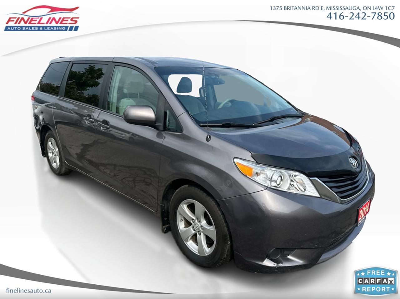 2014 Toyota Sienna LE Photo