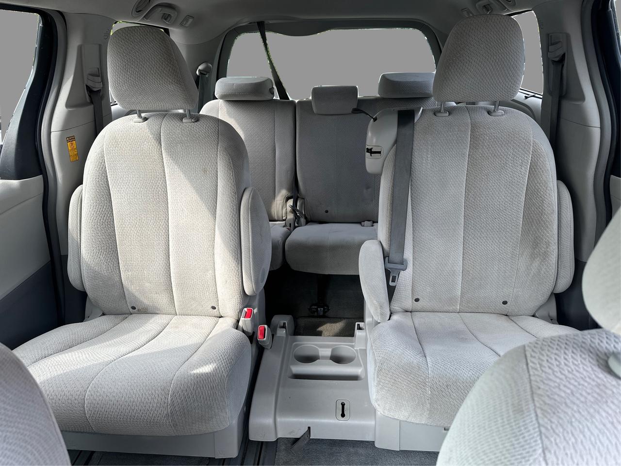 2014 Toyota Sienna LE Photo
