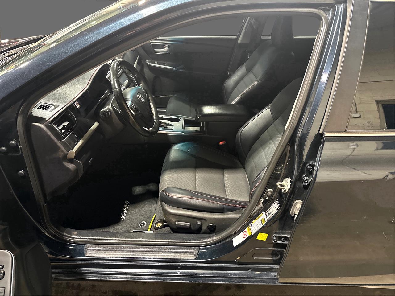 2016 Toyota Camry LE Photo