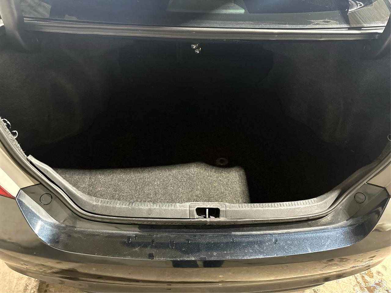 2016 Toyota Camry LE Photo