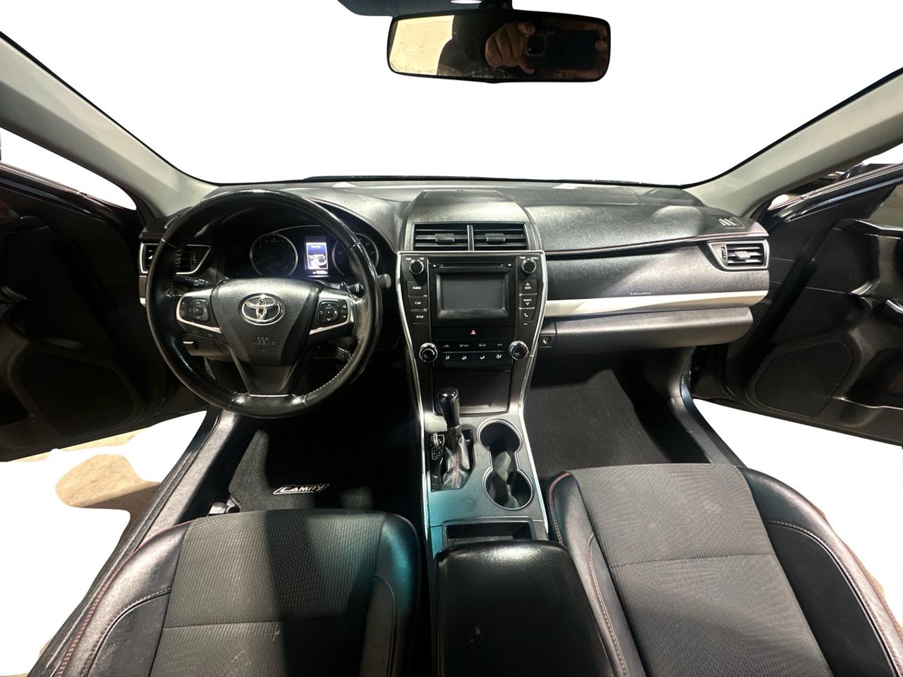2016 Toyota Camry LE Photo
