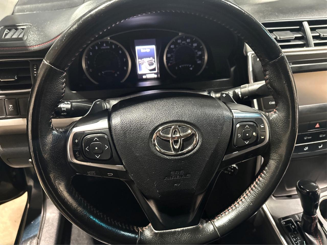 2016 Toyota Camry LE Photo