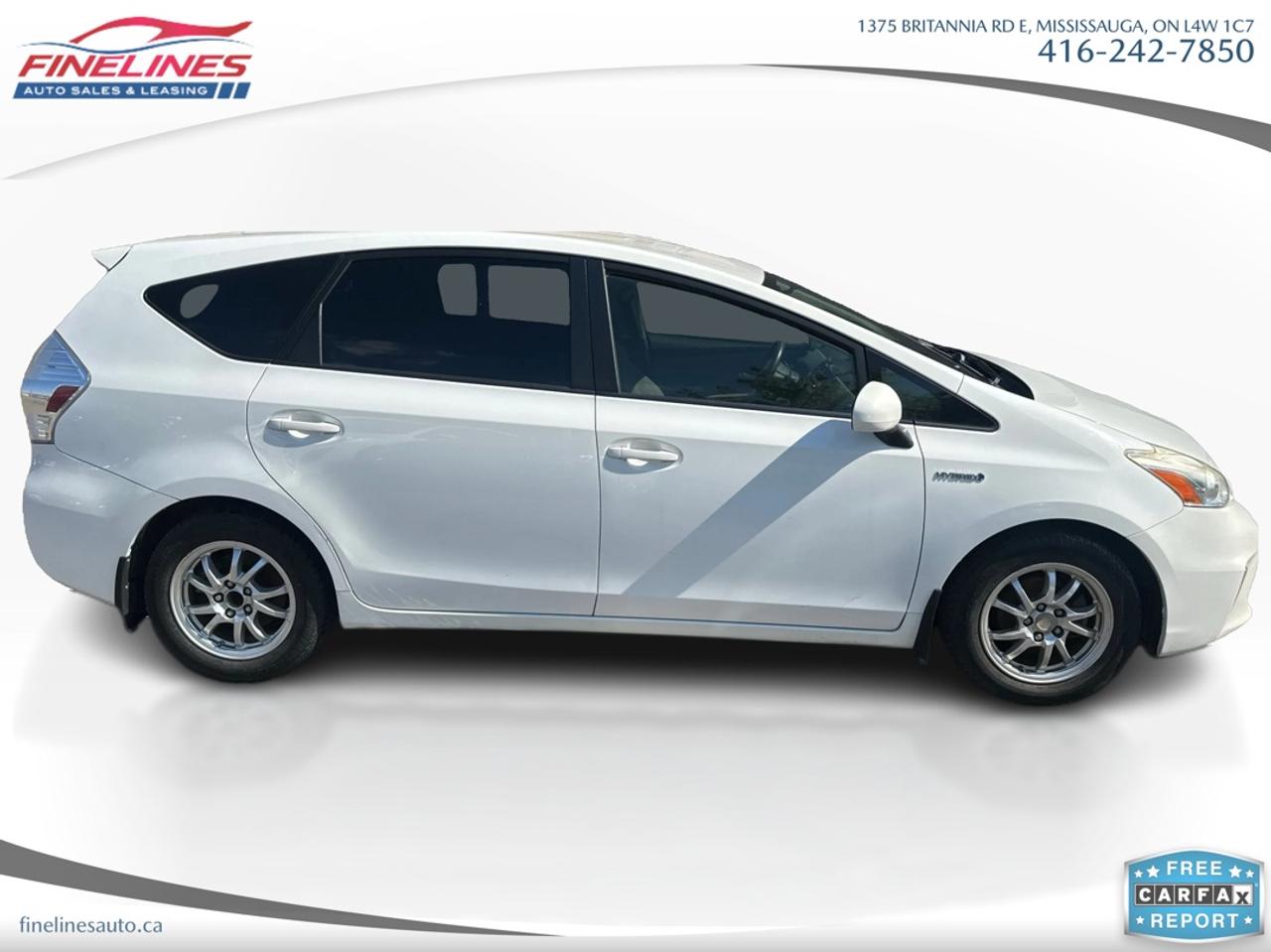 2014 Toyota Prius v Five Photo