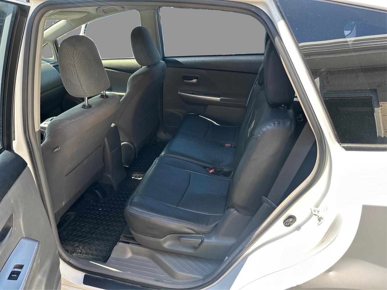 2014 Toyota Prius v Five Photo