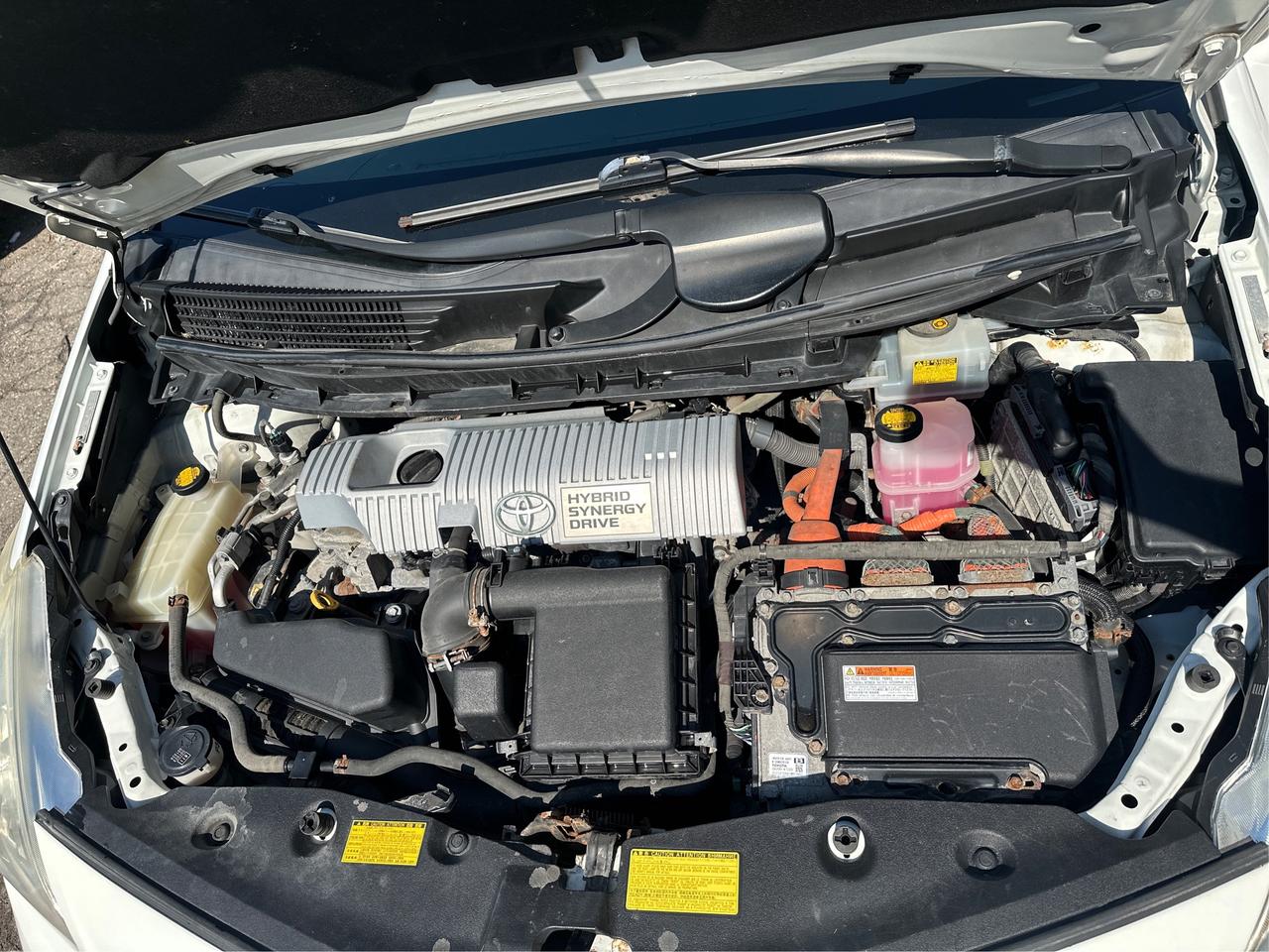 2014 Toyota Prius v Five Photo