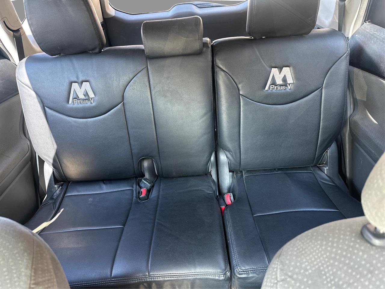 2014 Toyota Prius v Five Photo