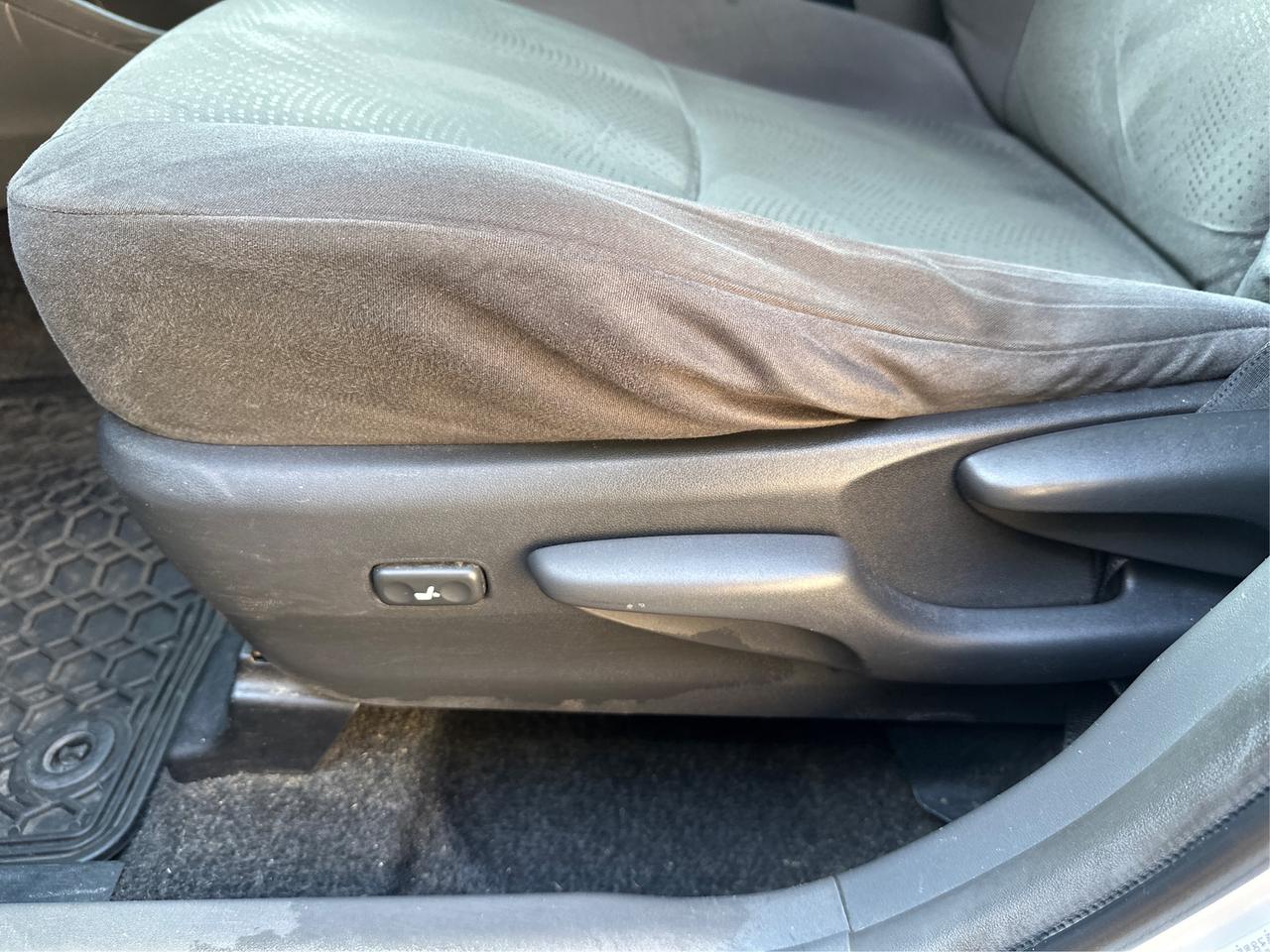 2014 Toyota Prius v Five Photo