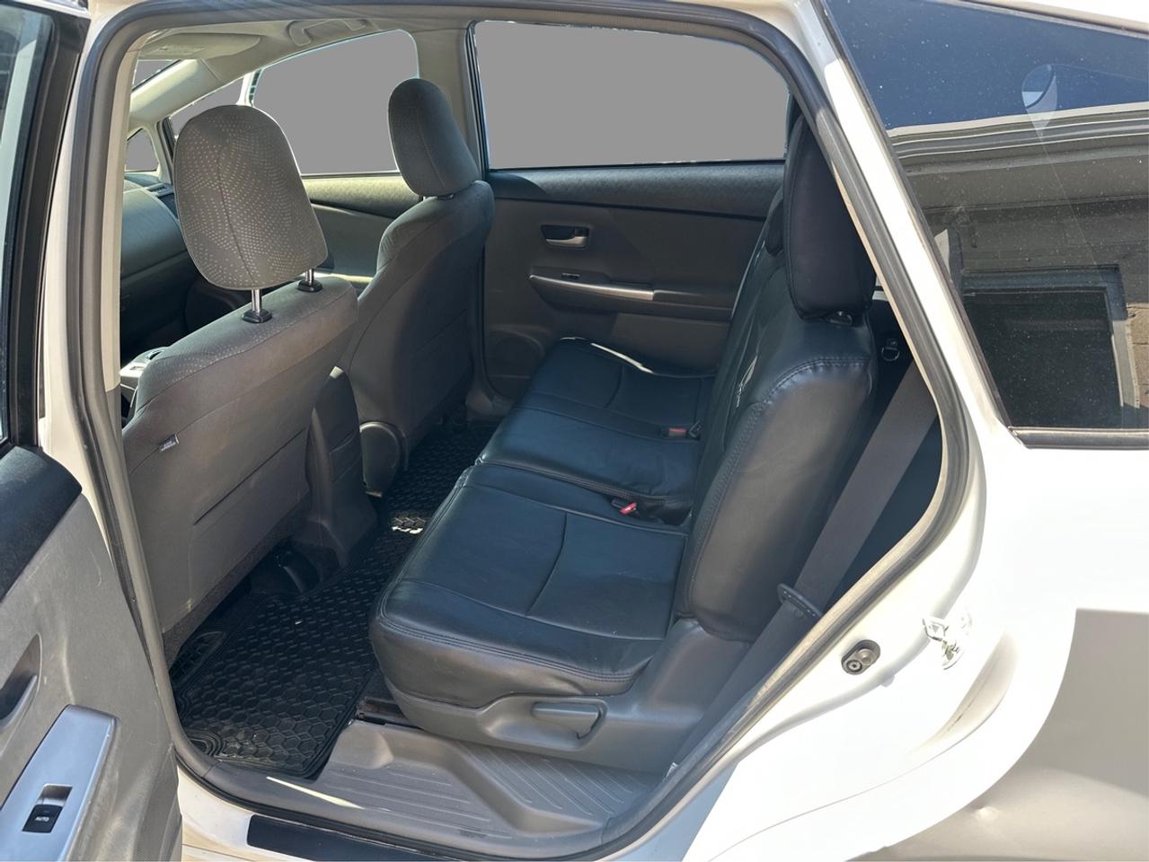 2014 Toyota Prius v Five Photo