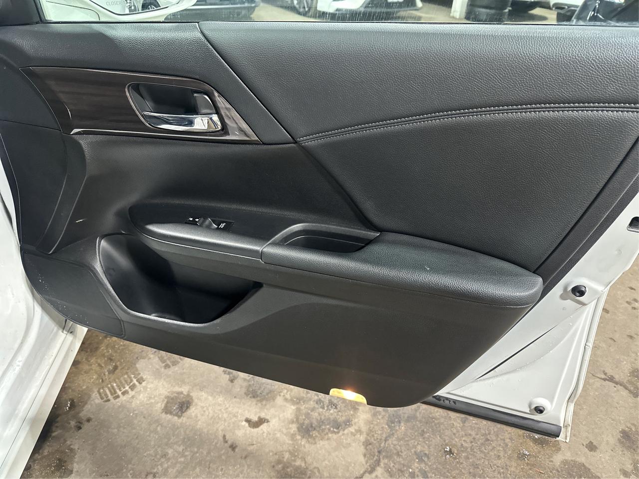 2017 Honda Accord Sport Photo