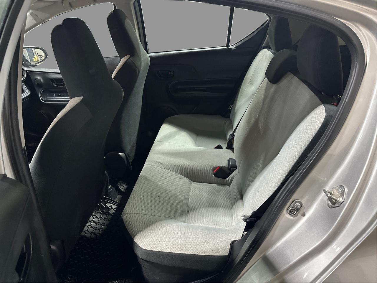 2016 Toyota Prius c Two Photo