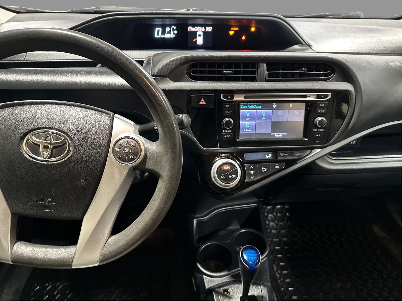 2016 Toyota Prius c Two Photo