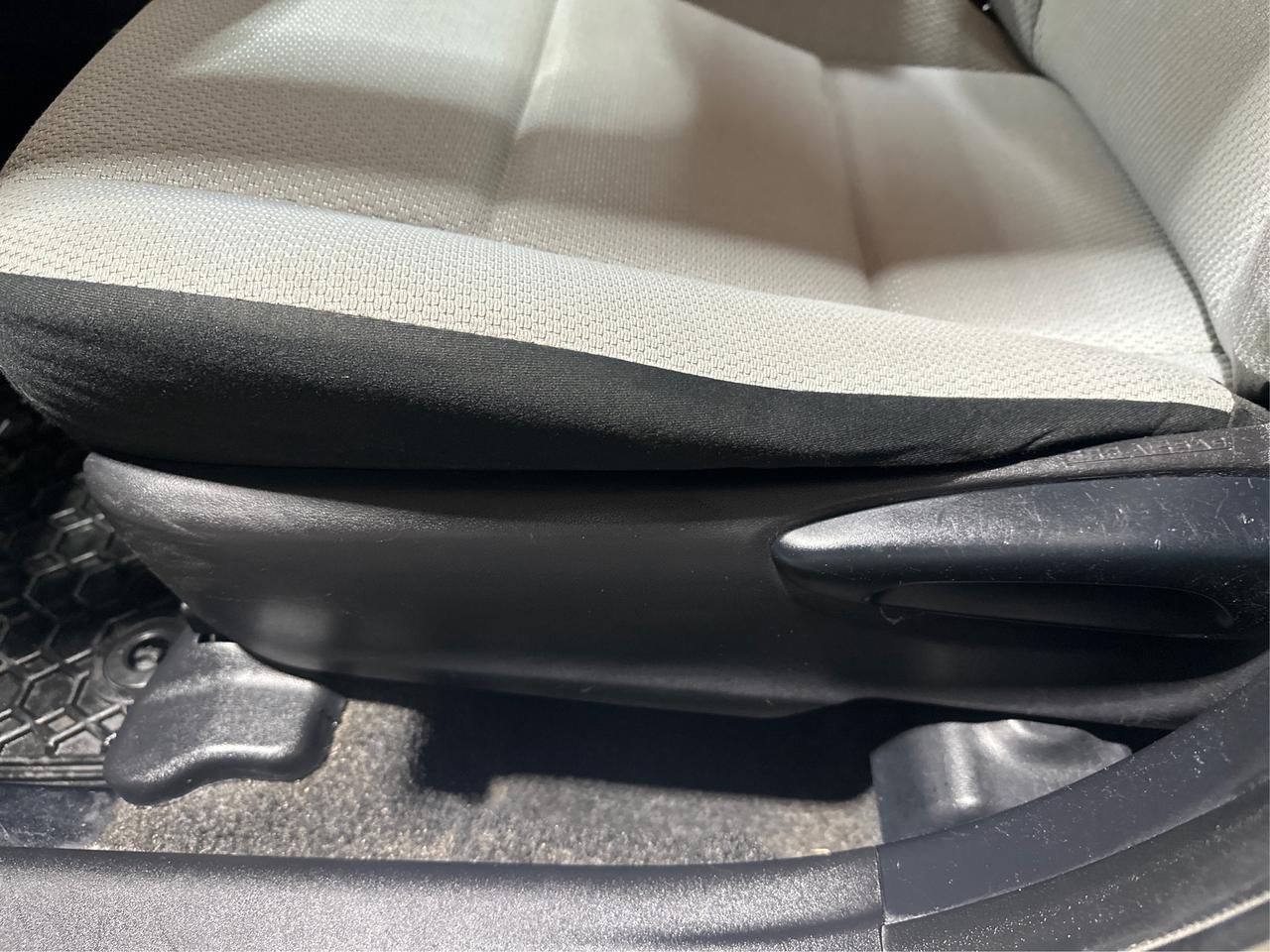 2016 Toyota Prius c Two Photo