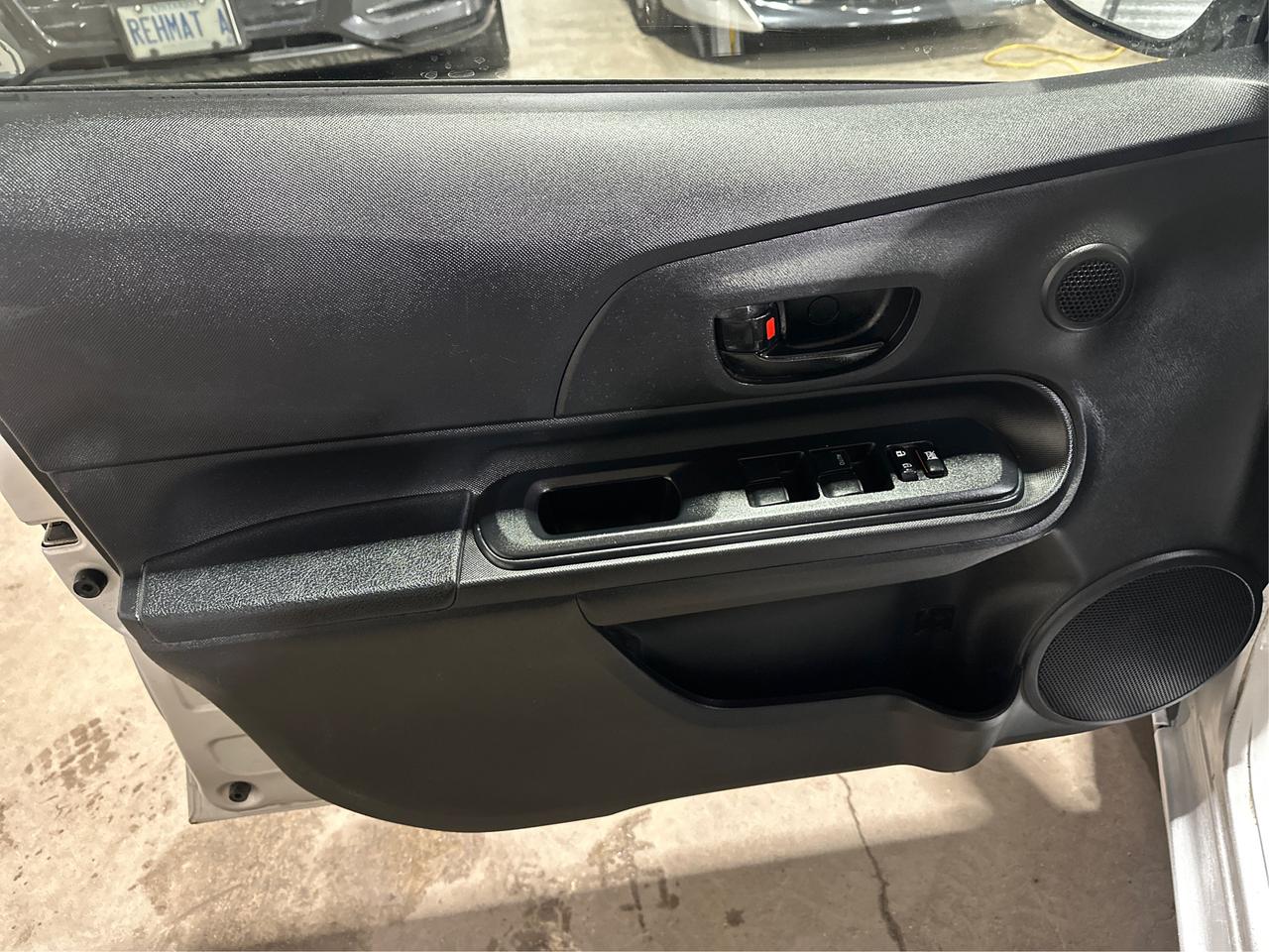 2016 Toyota Prius c Two Photo